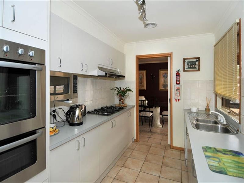 20 Yarcombe Crescent, Craigieburn VIC 3064