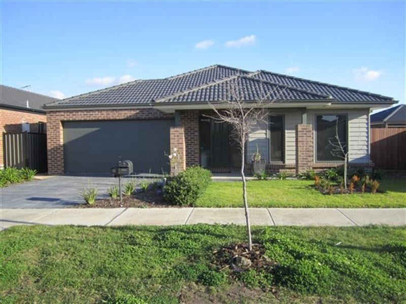 15 Ebony Circuit, Craigieburn VIC 3064
