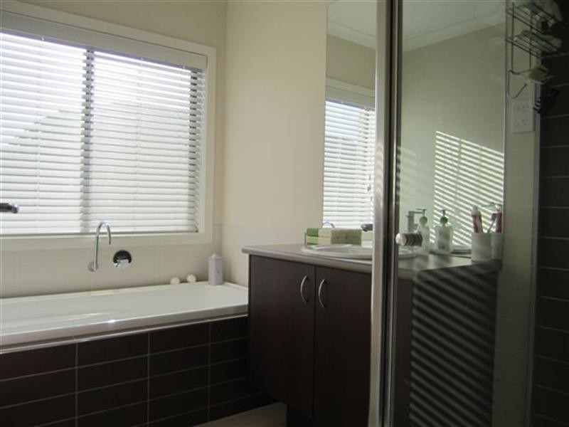 15 Ebony Circuit, Craigieburn VIC 3064