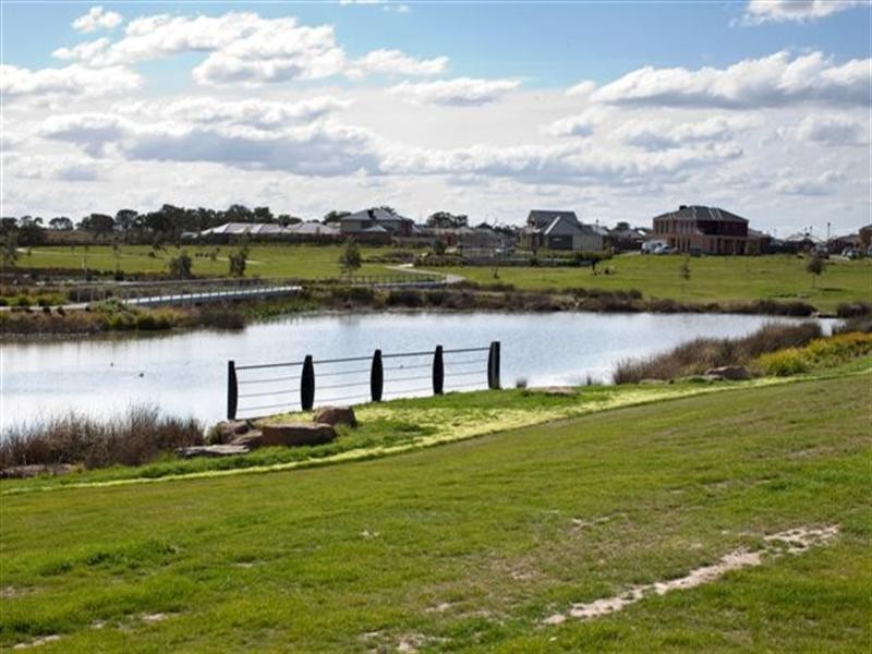 Unit 8/2 Burrora Way, Craigieburn VIC 3064