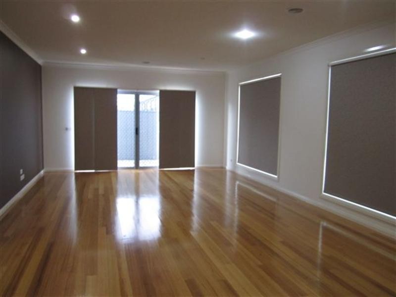 18 Ebony Circuit, Craigieburn VIC 3064