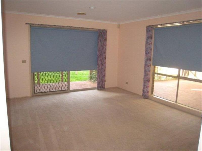 67 Yarcombe Crescent, Craigieburn VIC 3064