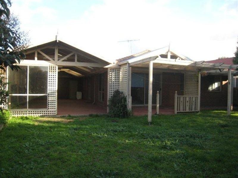 67 Yarcombe Crescent, Craigieburn VIC 3064