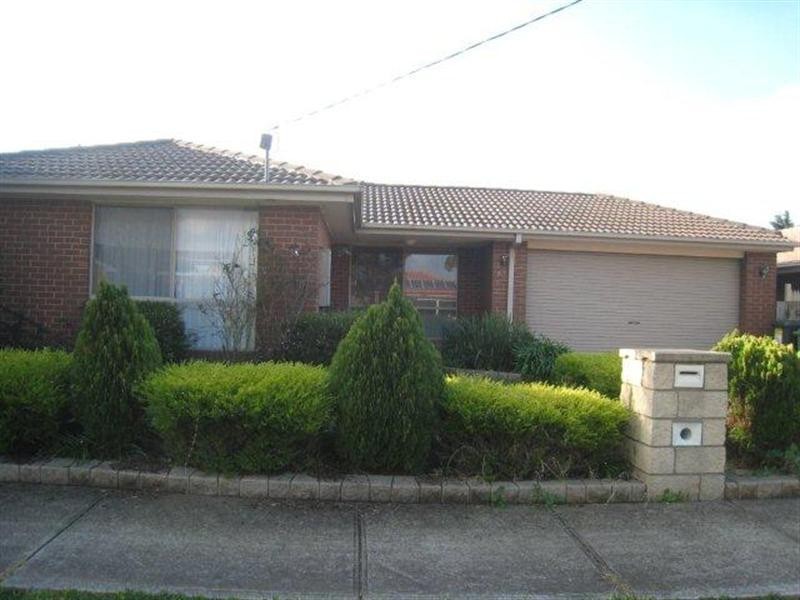 67 Yarcombe Crescent, Craigieburn VIC 3064