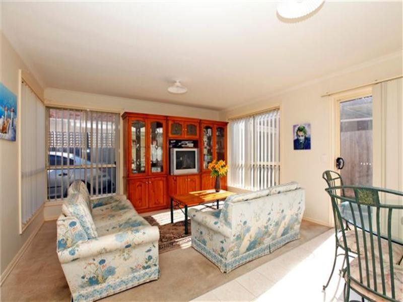 2/56 Cosmos Street, Glenroy VIC 3046