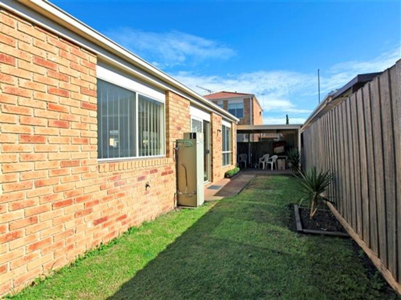 2/56 Cosmos Street, Glenroy VIC 3046
