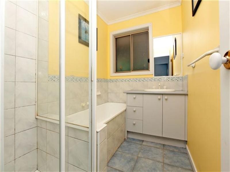 11 Waterford Avenue, Craigieburn VIC 3064