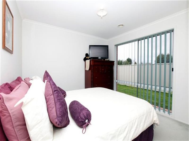 60 Mulberry Pass, Craigieburn VIC 3064