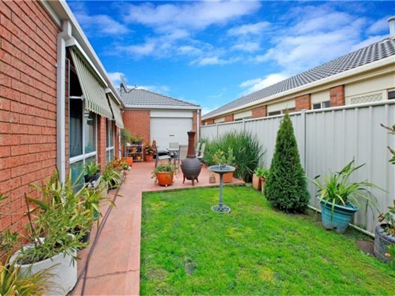 60 Mulberry Pass, Craigieburn VIC 3064