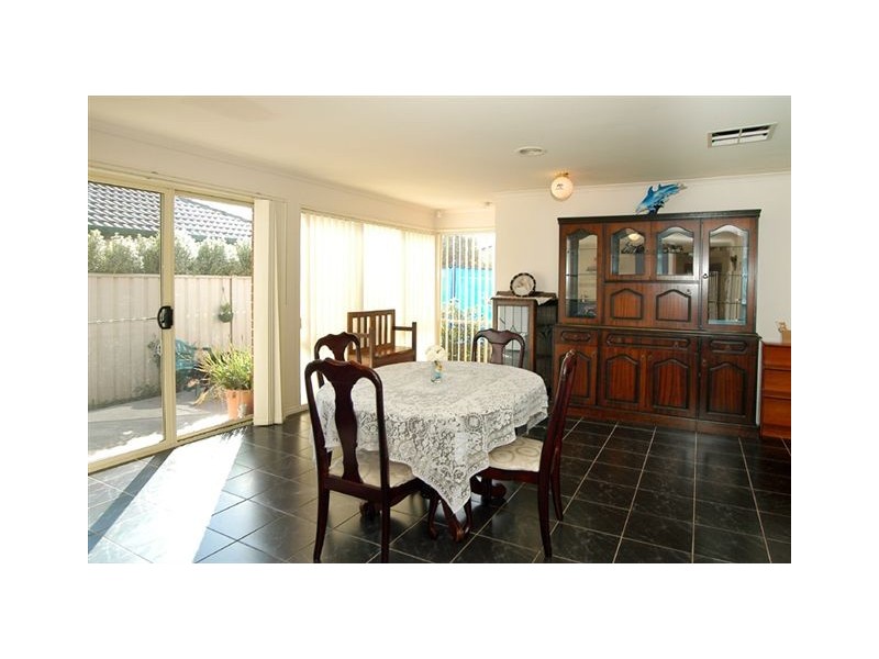 64 Mulberry Pass, Craigieburn VIC 3064