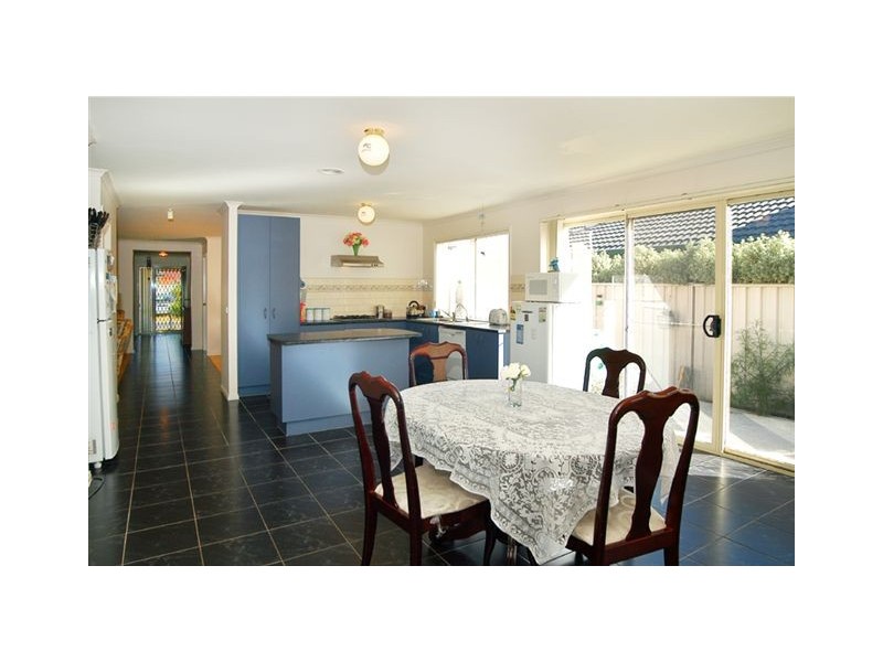 64 Mulberry Pass, Craigieburn VIC 3064