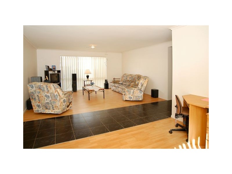 64 Mulberry Pass, Craigieburn VIC 3064