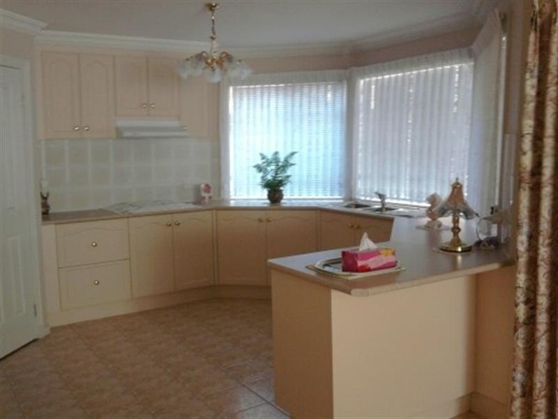 7 Delphinius Crescent, Roxburgh Park VIC 3064