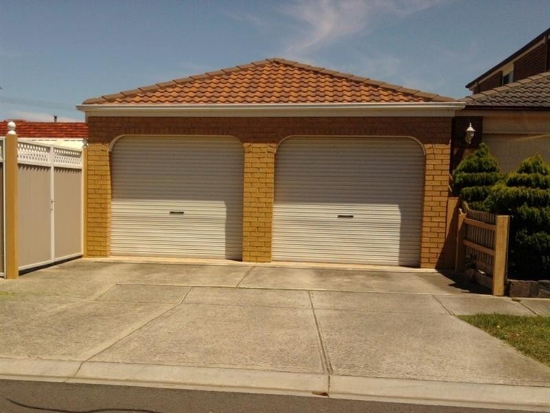 7 Delphinius Crescent, Roxburgh Park VIC 3064