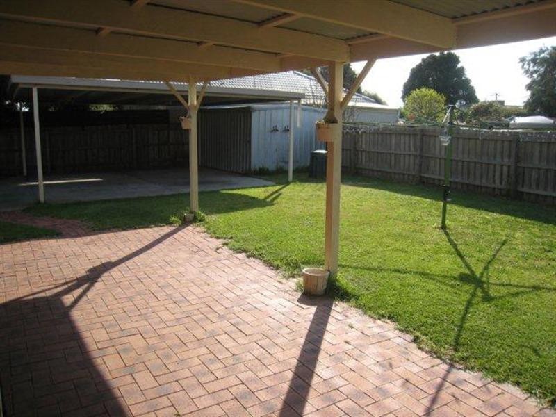 27 Banbury Crescent, Craigieburn VIC 3064