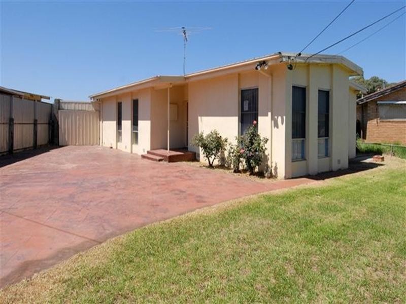 18 Mortlake Avenue, Dallas VIC 3047