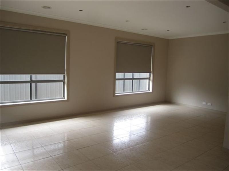 4 Wren Lane, Craigieburn VIC 3064