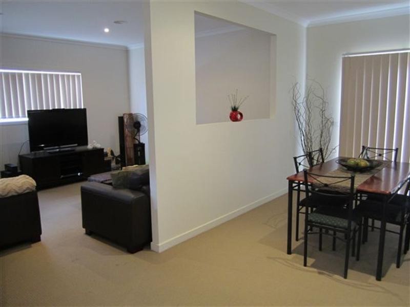 27 The Garlands, Craigieburn VIC 3064