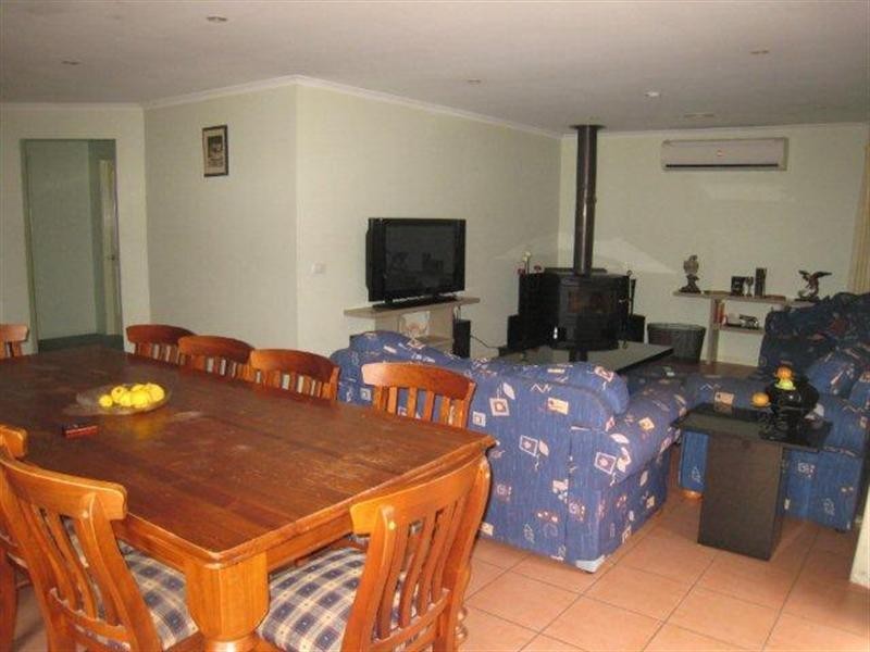 9 Mc Kenzie Crescent, Roxburgh Park VIC 3064