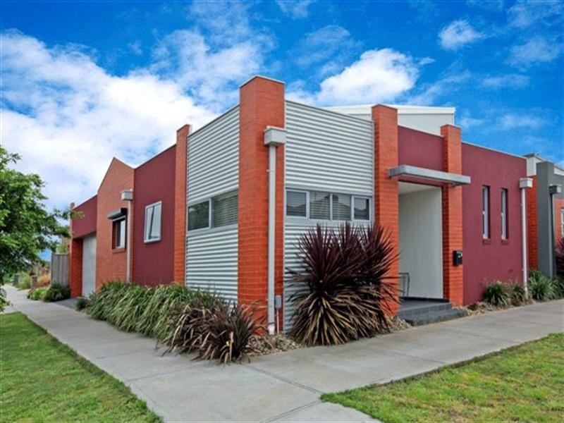 1 Tiree Lane, Craigieburn VIC 3064