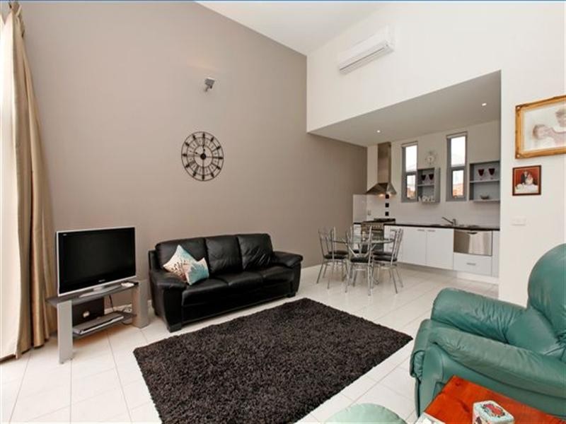 1 Tiree Lane, Craigieburn VIC 3064