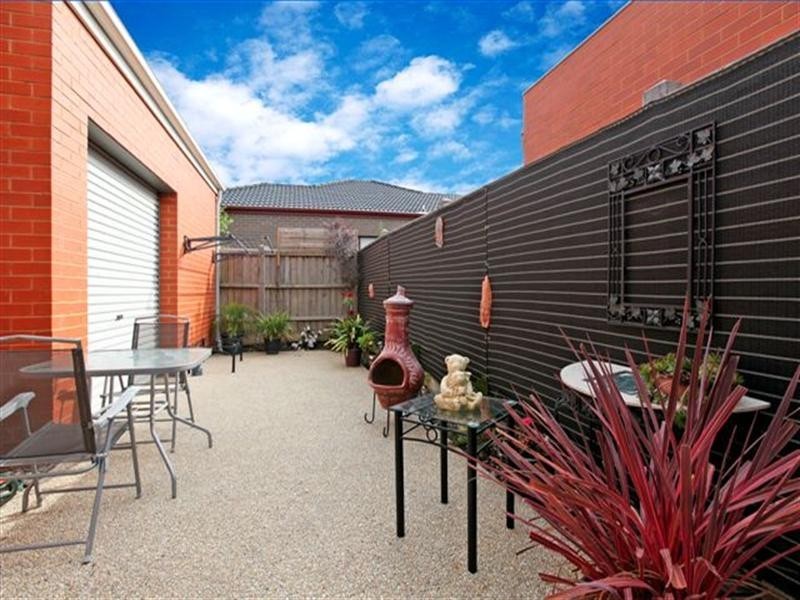 1 Tiree Lane, Craigieburn VIC 3064
