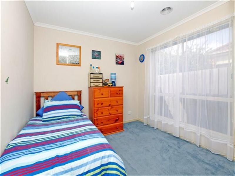 17 Merrivale Place, Roxburgh Park VIC 3064