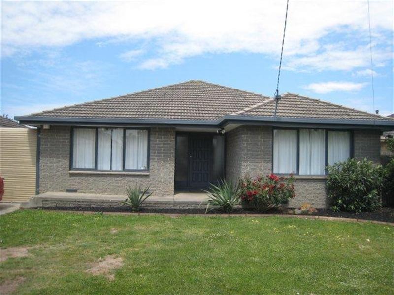 77 Wattleglen Street, Craigieburn VIC 3064