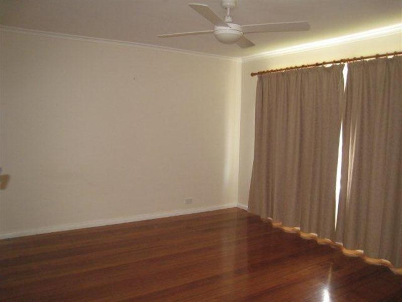 77 Wattleglen Street, Craigieburn VIC 3064