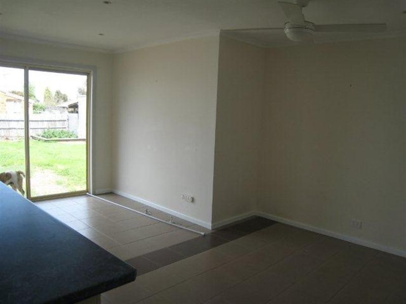 77 Wattleglen Street, Craigieburn VIC 3064