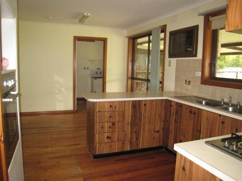 10 Whitley Crescent, Craigieburn VIC 3064