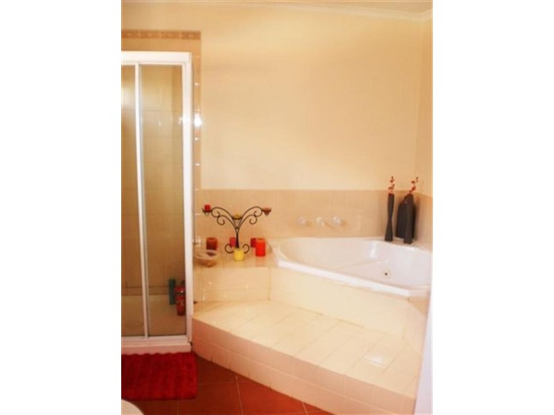 126 Mcpherson Boulevard, Roxburgh Park VIC 3064