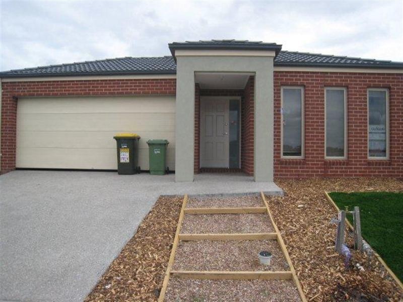 33 Fermont Avenue, Craigieburn VIC 3064