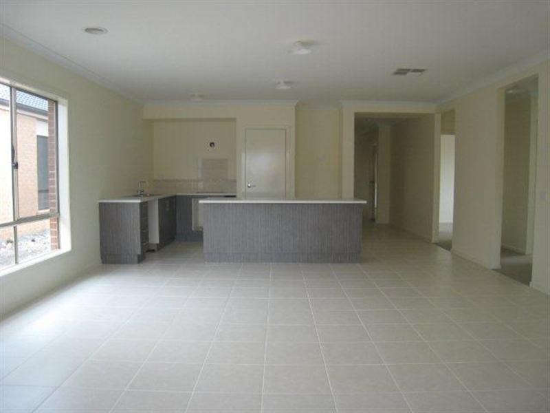 33 Fermont Avenue, Craigieburn VIC 3064