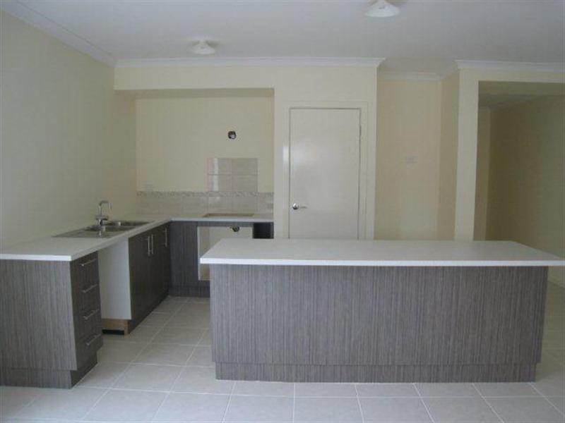 33 Fermont Avenue, Craigieburn VIC 3064