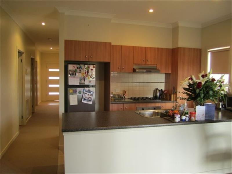 27 The Garlands, Craigieburn VIC 3064