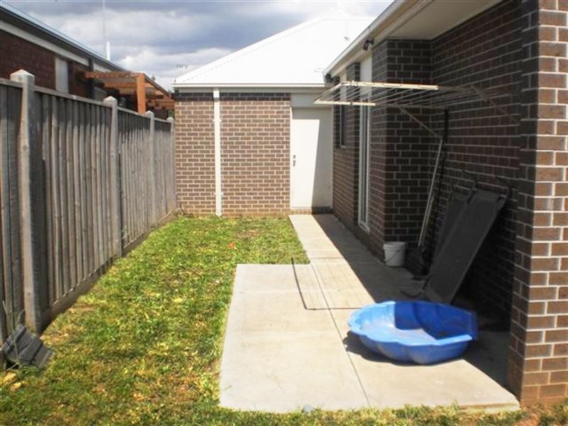27 The Garlands, Craigieburn VIC 3064