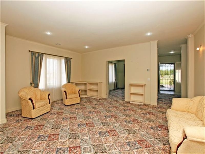 26 Banyalla Avenue, Roxburgh Park VIC 3064