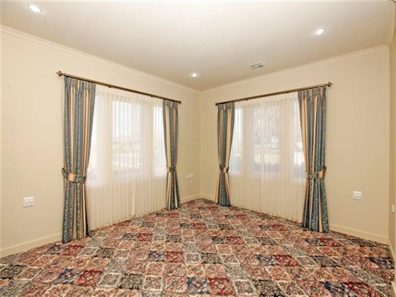 26 Banyalla Avenue, Roxburgh Park VIC 3064