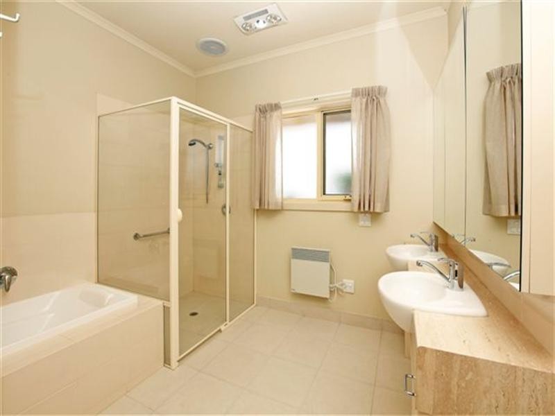 26 Banyalla Avenue, Roxburgh Park VIC 3064