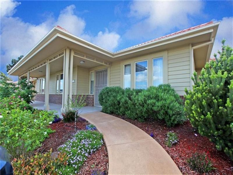 26 Banyalla Avenue, Roxburgh Park VIC 3064