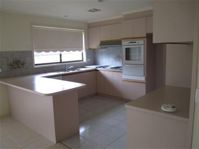 21 Manningtree Parade, Craigieburn VIC 3064