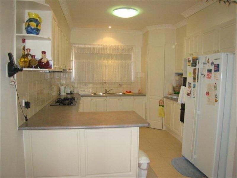 8 Hawker Avenue, Roxburgh Park VIC 3064