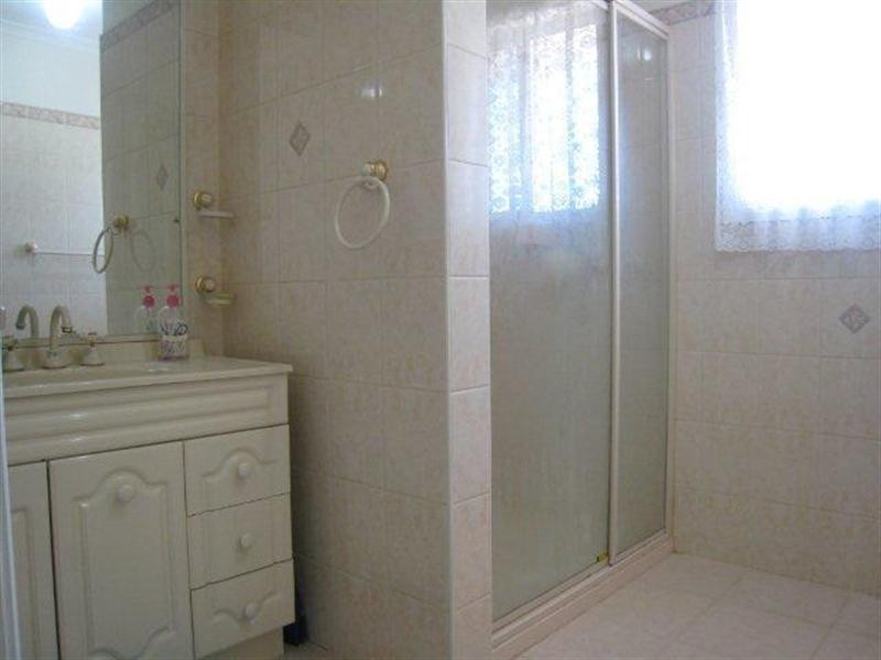 8 Hawker Avenue, Roxburgh Park VIC 3064