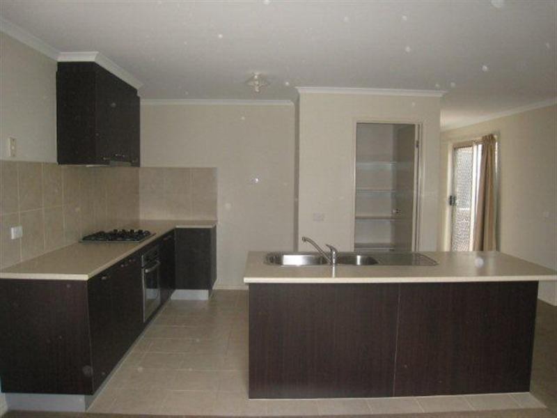 28 Hurrlingham Way, Craigieburn VIC 3064