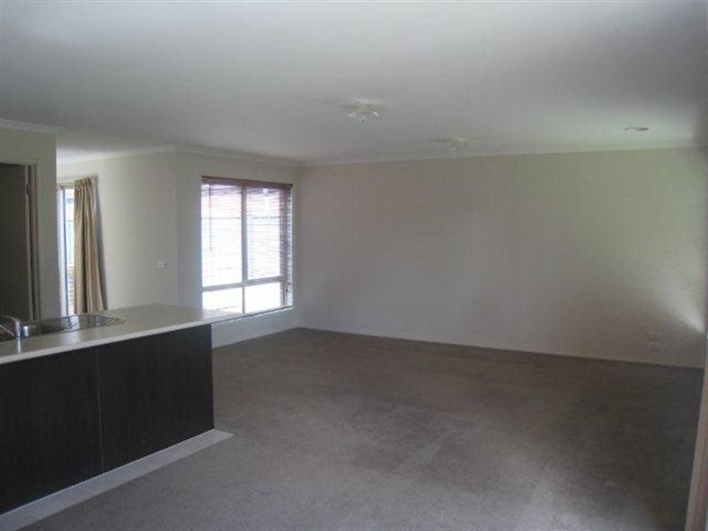 28 Hurrlingham Way, Craigieburn VIC 3064