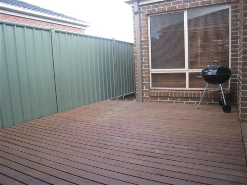 28 Hurrlingham Way, Craigieburn VIC 3064