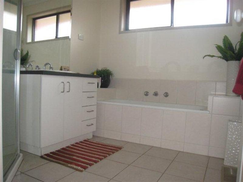 76 Hanson Road, Craigieburn VIC 3064