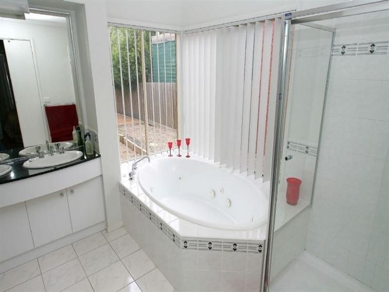 4 Boyden Square, Roxburgh Park VIC 3064