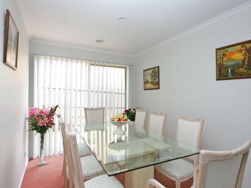 4 Boyden Square, Roxburgh Park VIC 3064